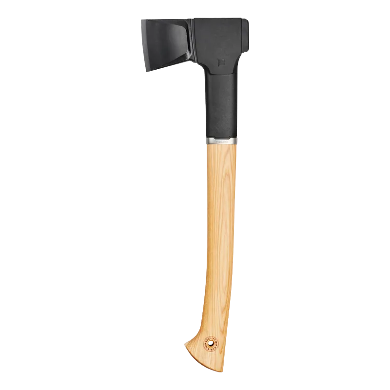 Fiskars yxa Norden med läderöverdrag